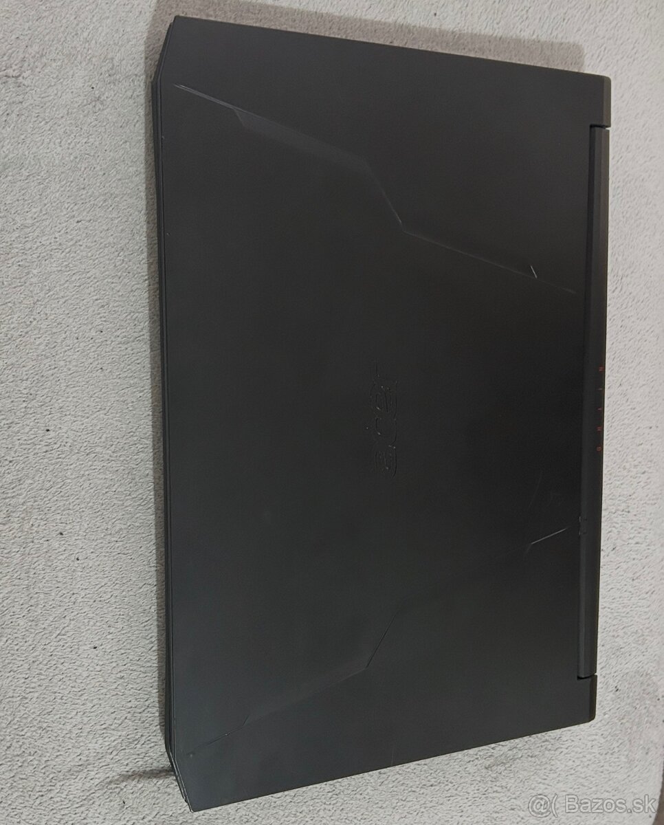 Predám herný notebook Acer Nitro 5 Na Náhradné Diely