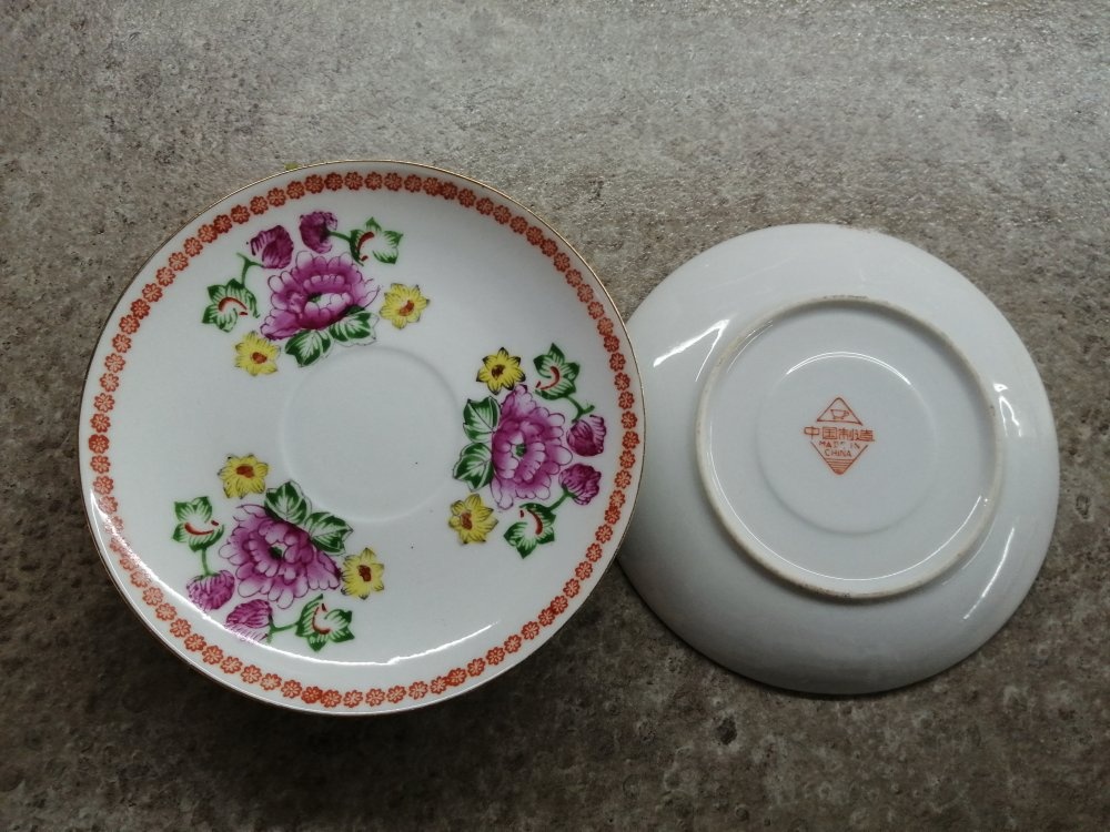 čínske porcelánové tanieriky