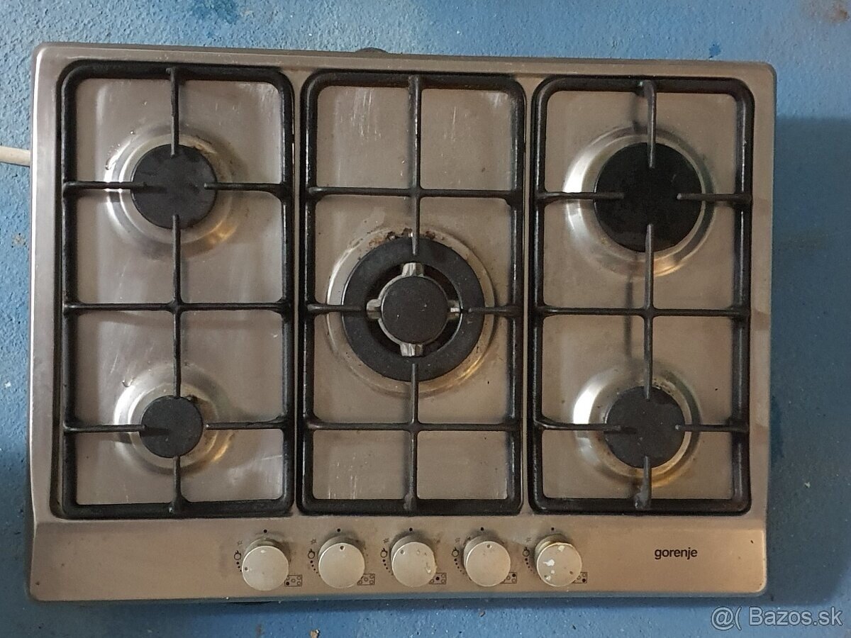 Predám plynovú platňu s piatimi horákmi.