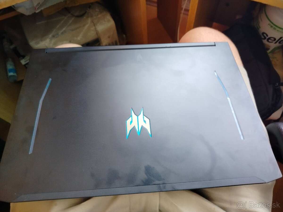 Acer predator helios 300