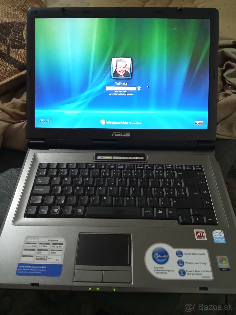 Predám štyri notebooky