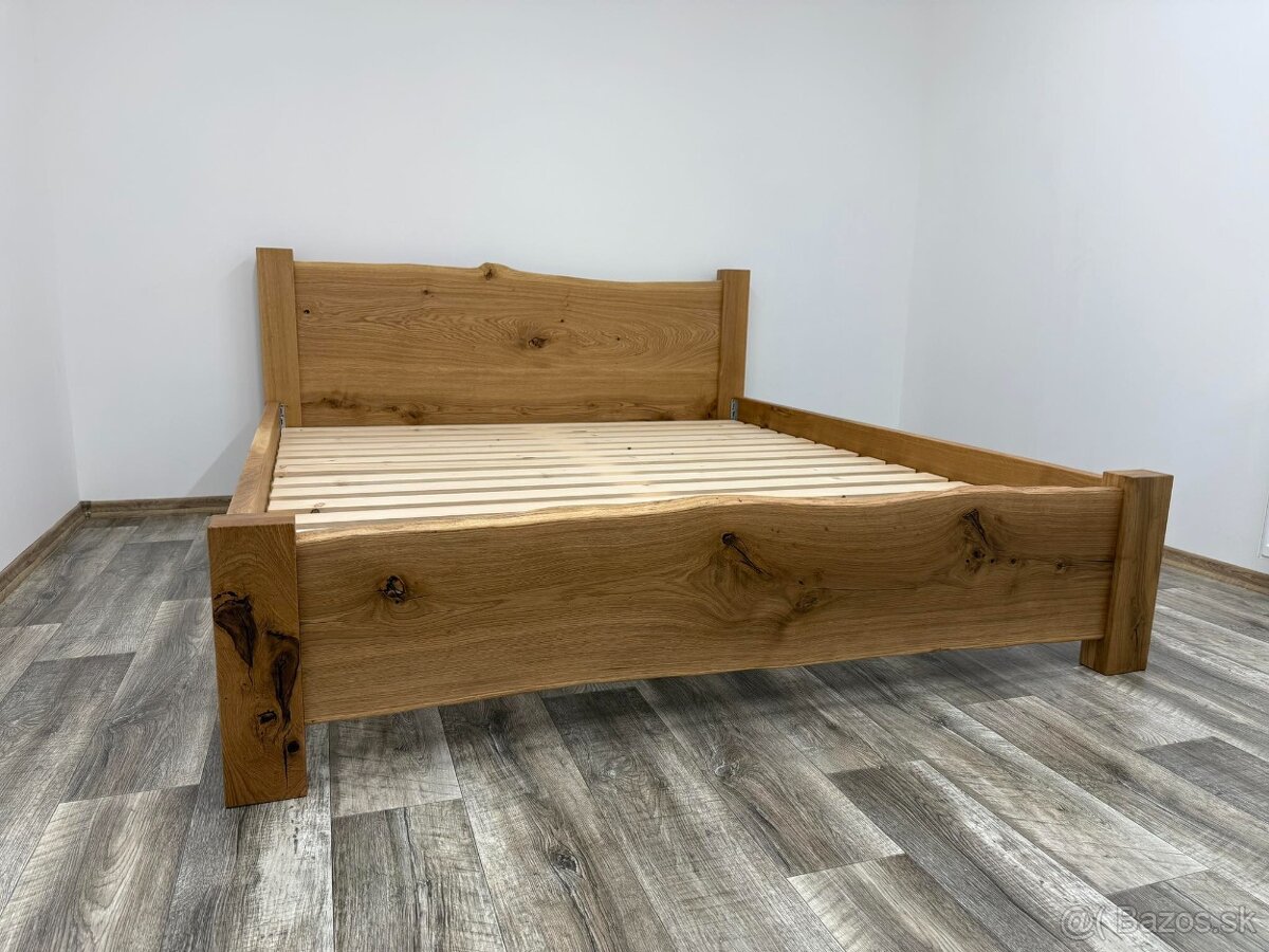 Luxusná dubová posteľ