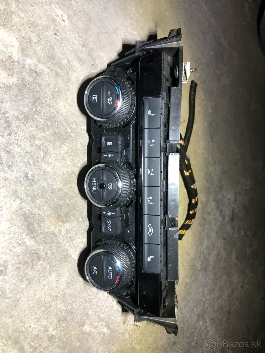 Diely interiéru Superb 2