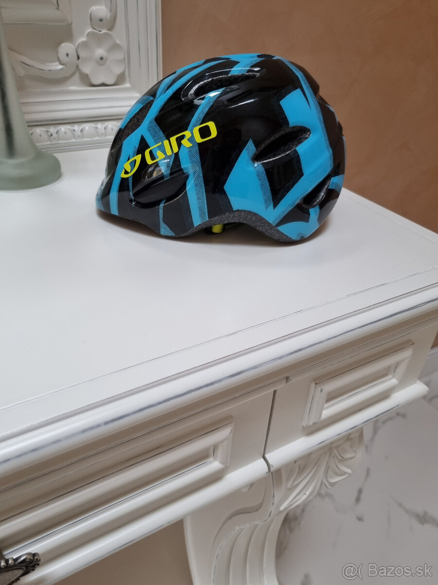 nová cyklistická prilba Giro veľ. XS
