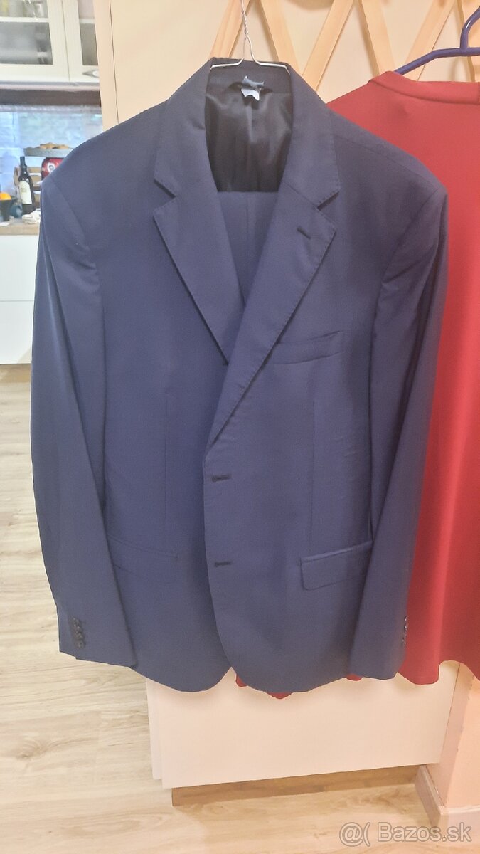 elegantný pánsky oblek