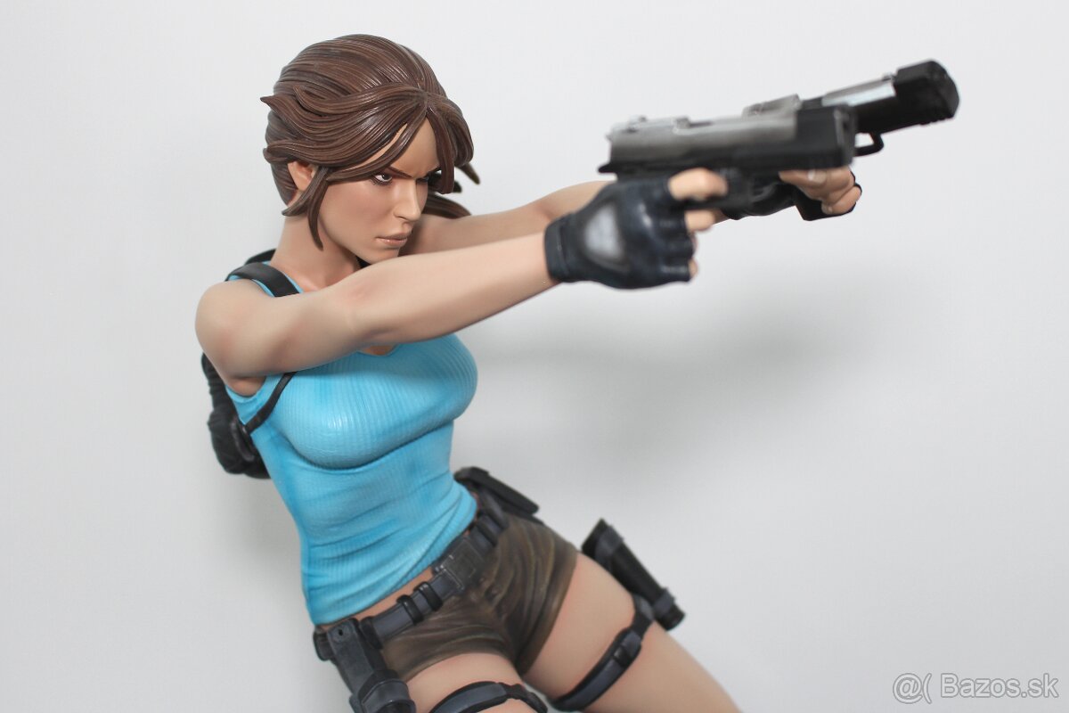 Tomb Raider: Lara Croft socha 1/4