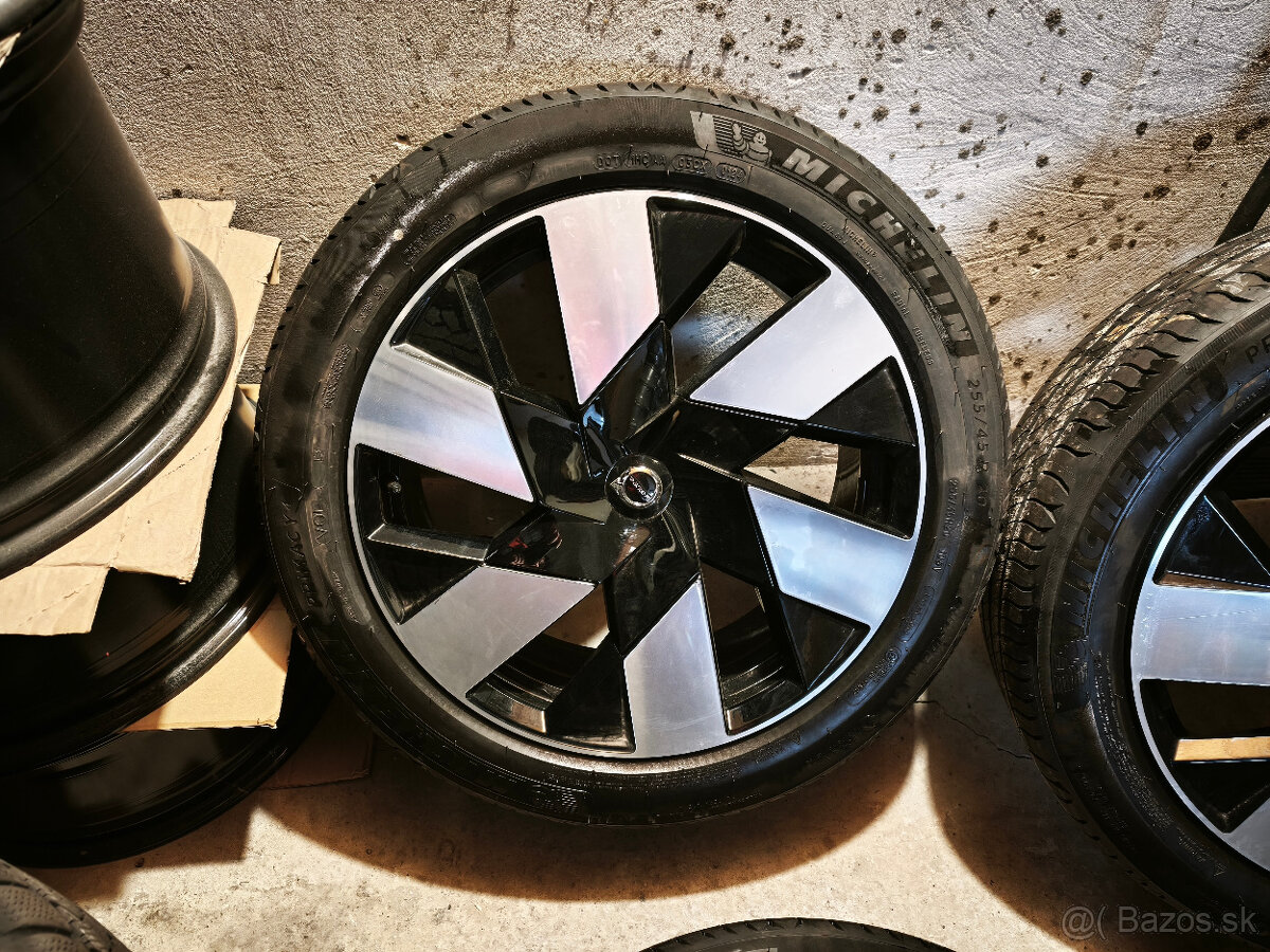 NOVÁ LETNÁ SADA - Volvo XC60 - 20" alu / Michelin