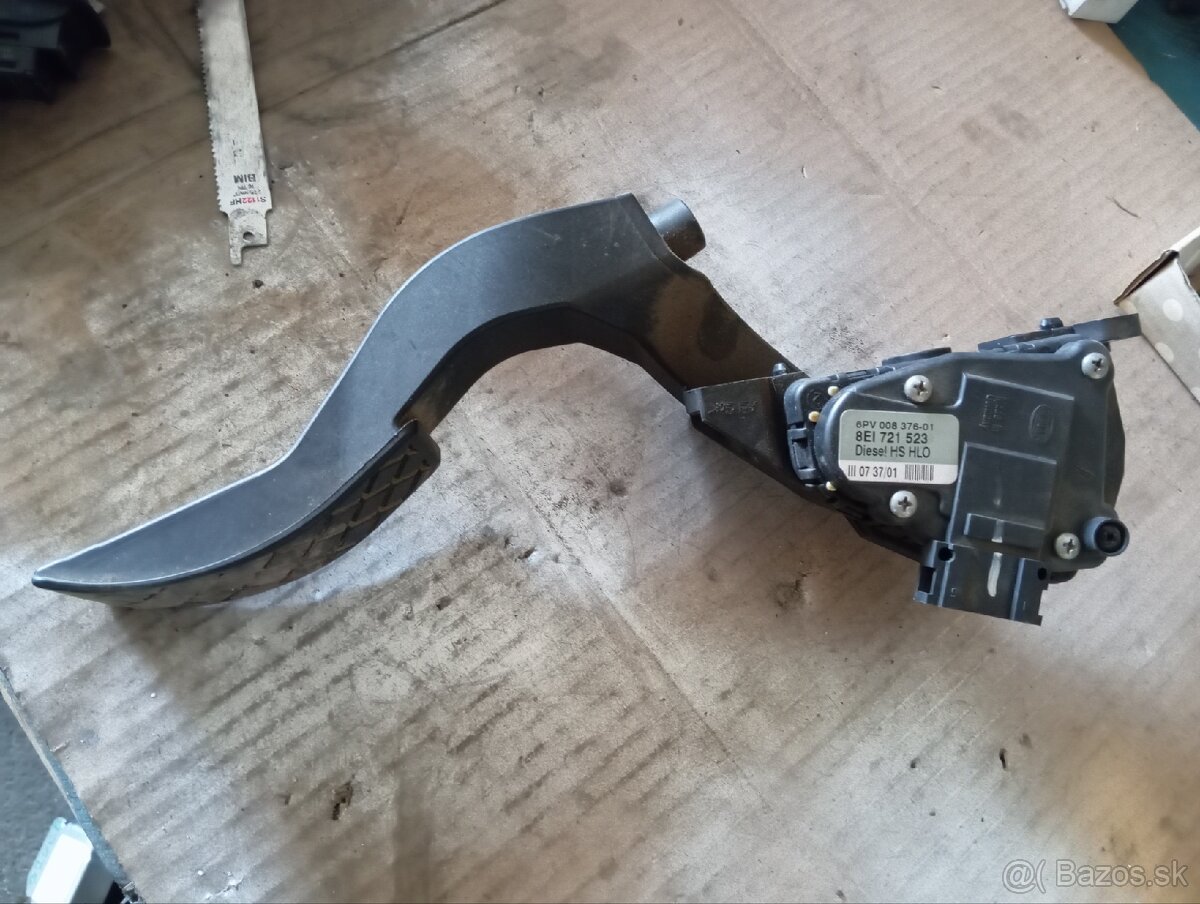 Plynový pedál Audi A4 b6/b7