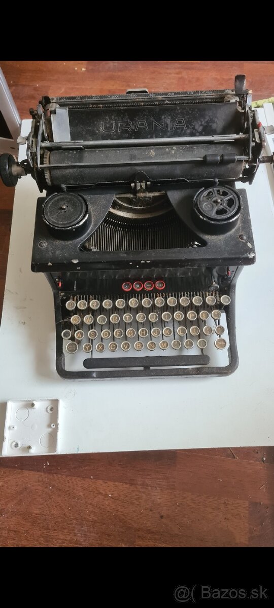 Pisaci stroj 1920 URANIA