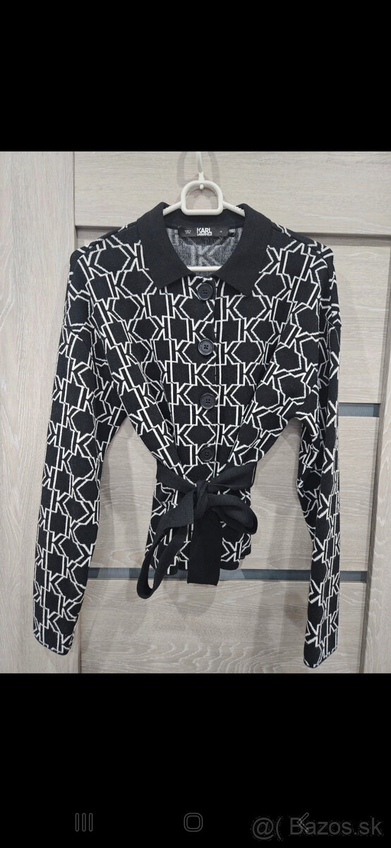 krásny KARL LAGERFELD svetrik