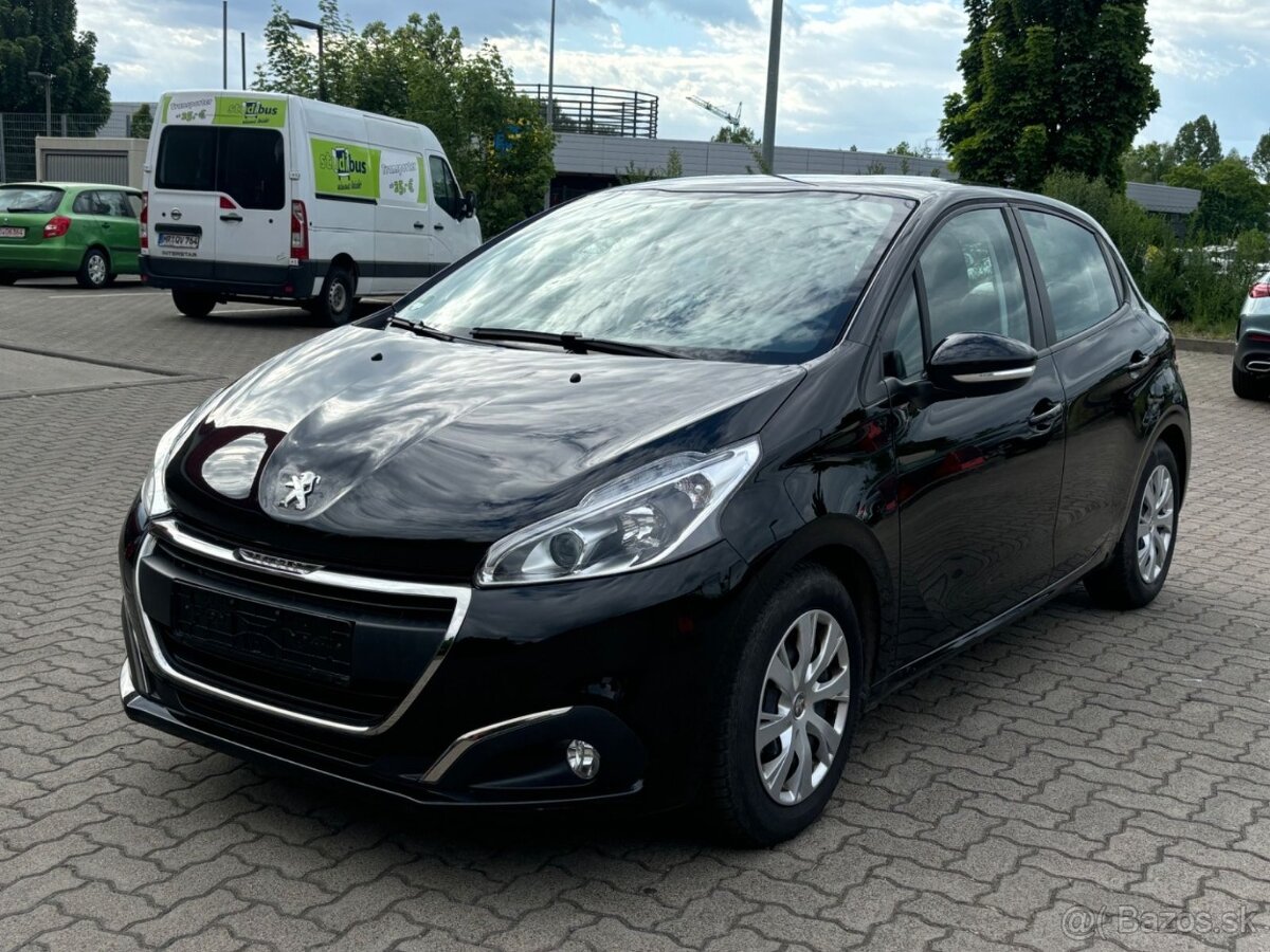 Peugeot 208, M5, 61KW, 82PS, Rok 10/2018, 58 000 KM,TOP STAV