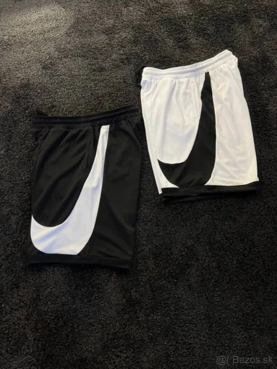 Kraťasy Nike