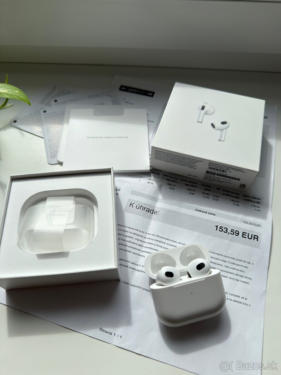 Apple AirPods (3. generácia) s Lightning nabijacim puzdrom