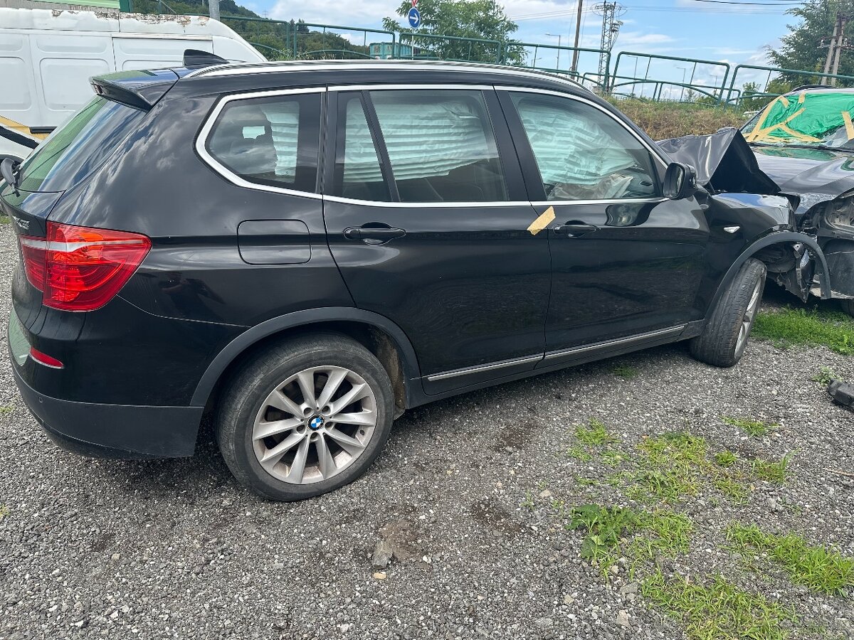 Rozpredam bmw f25 x3 2013 3.0d xdrive 190kw
