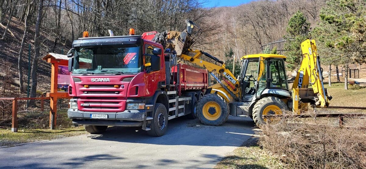 Stavebné a zemné práce,- Autodoprava hydraulickou rukou -