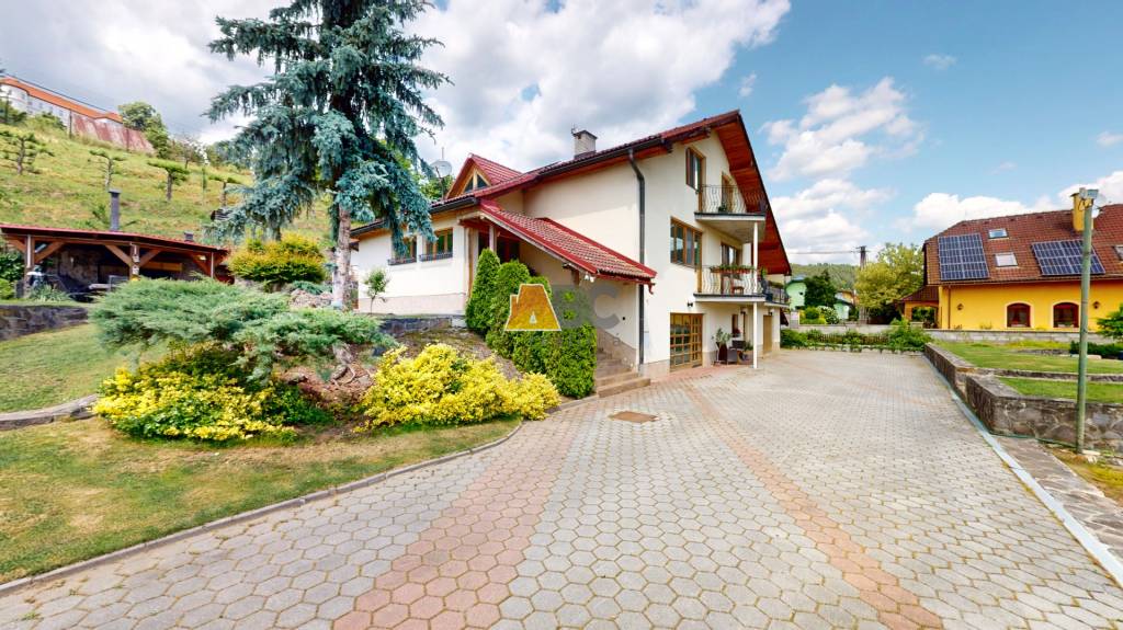 Na predaj Rodinný dom -rezort - Banská Bystrica 4500m2