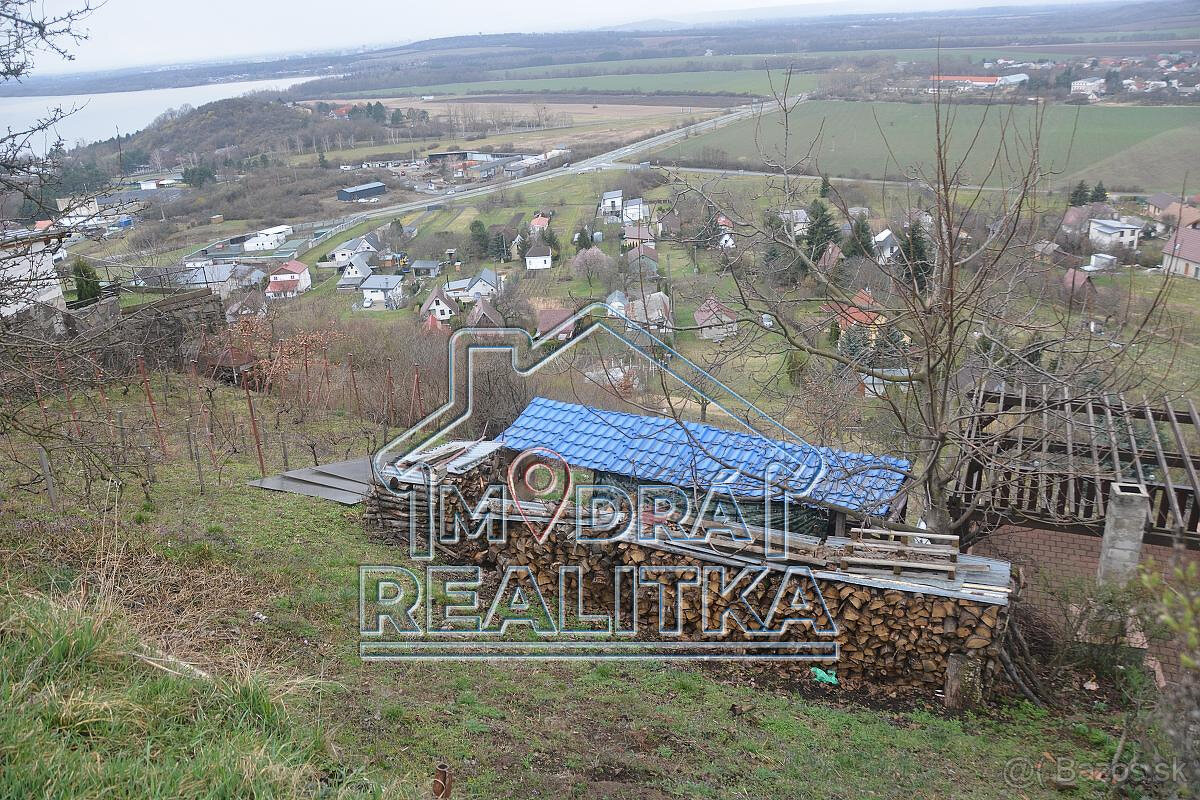 Pozemok vo vinici – ideálne miesto pre oddych v prírode