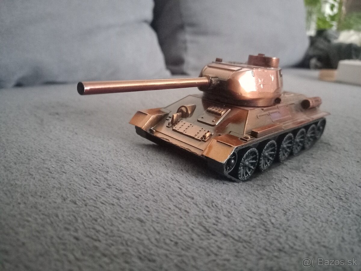 T-34 tank, kovový model