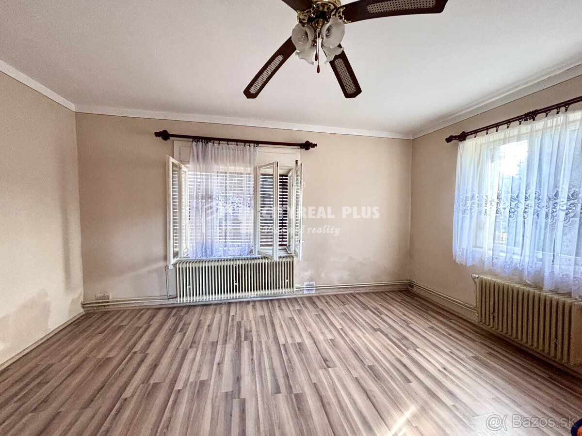 Ponúkame Vám na predaj rodinný dom s veľkým pozemkom v meste