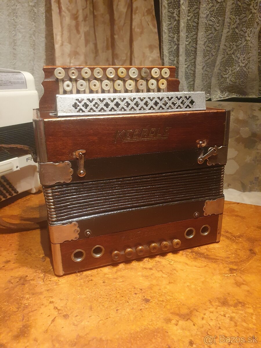 Heligonka Kebrdle 2 hlas