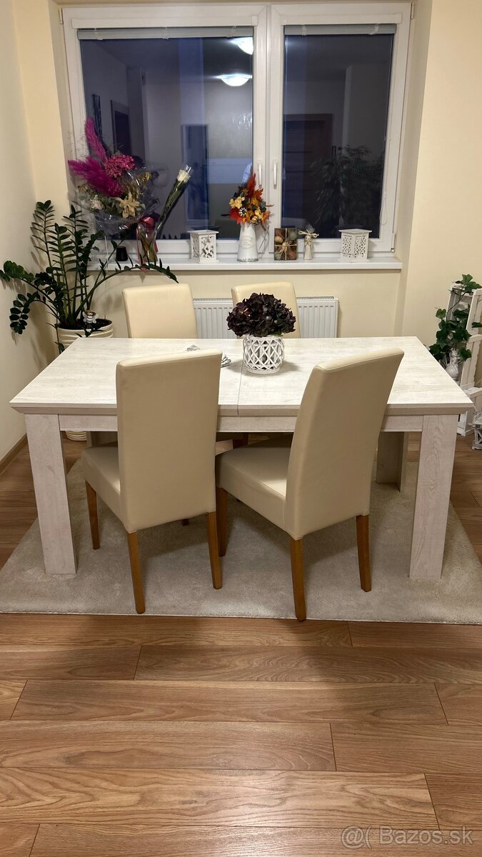 Jedálenský stôl + stoličky