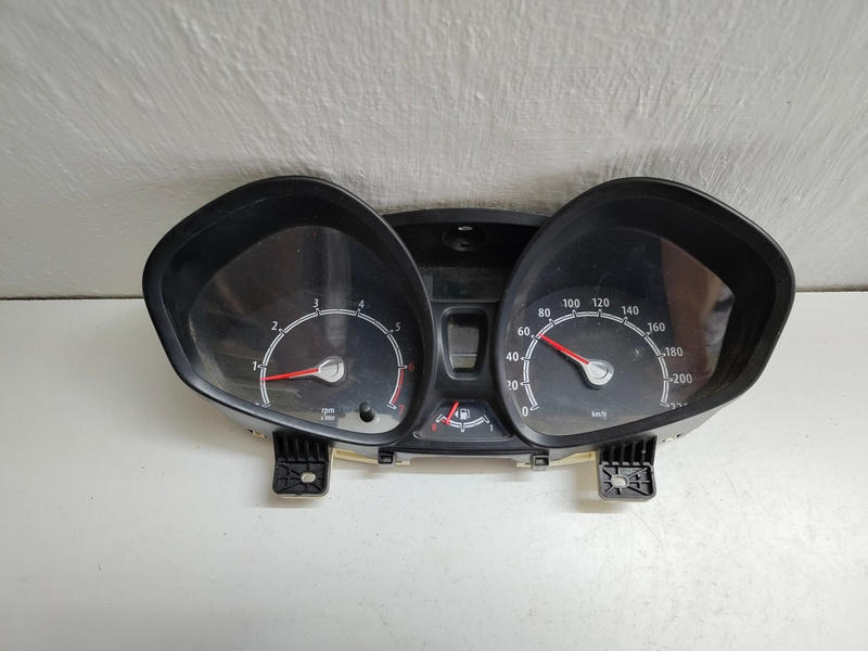 tachometer FORD FIESTA MK7 VP8A6F10894BC 50€