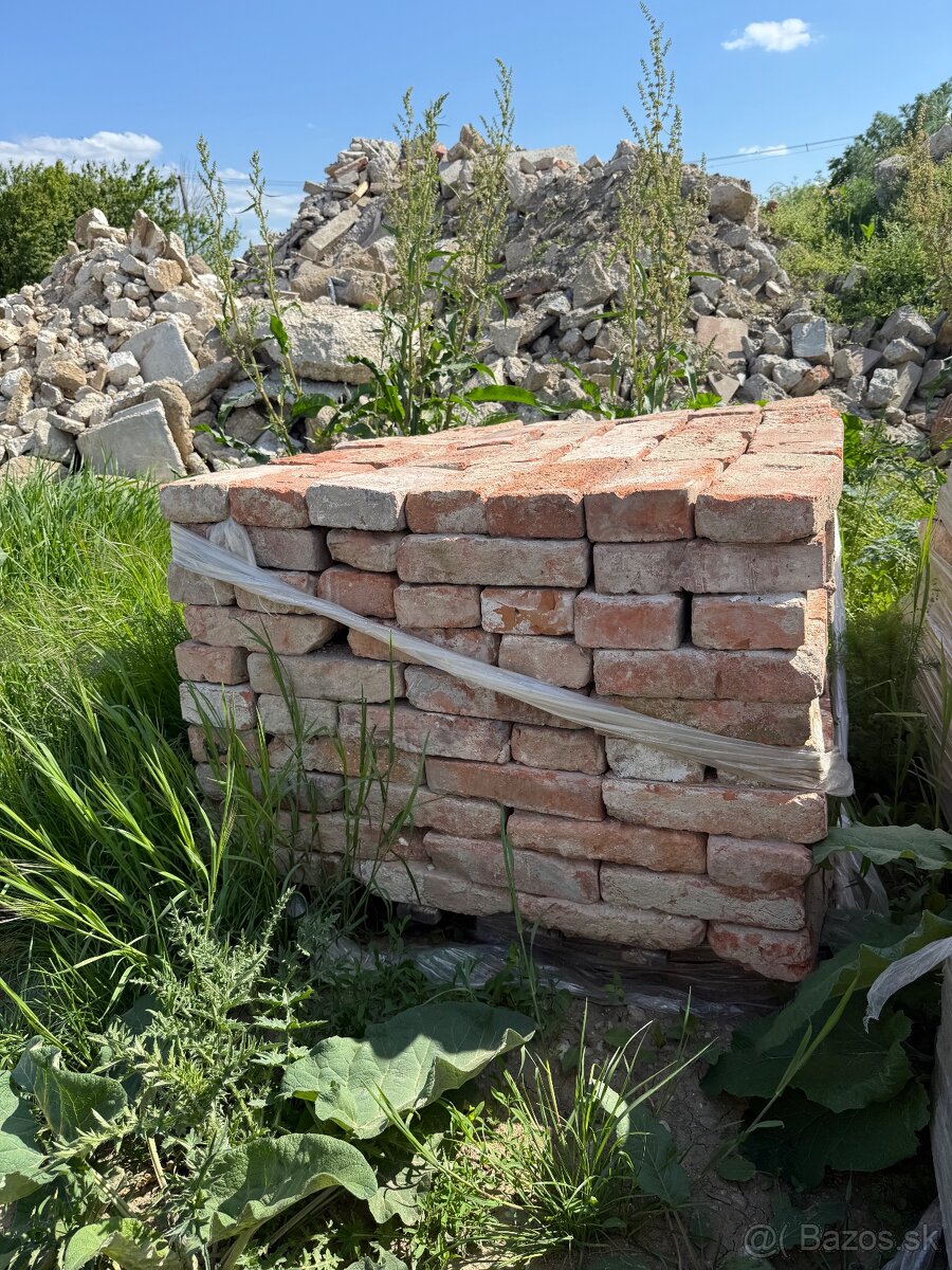 Tehla čistená - červená