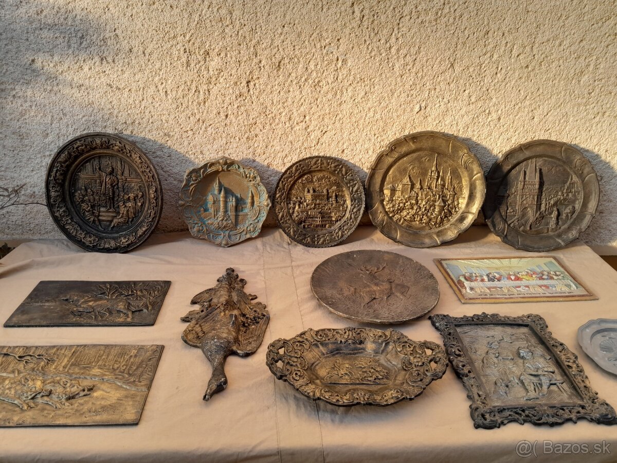 Liatinové ozdobné taniere.