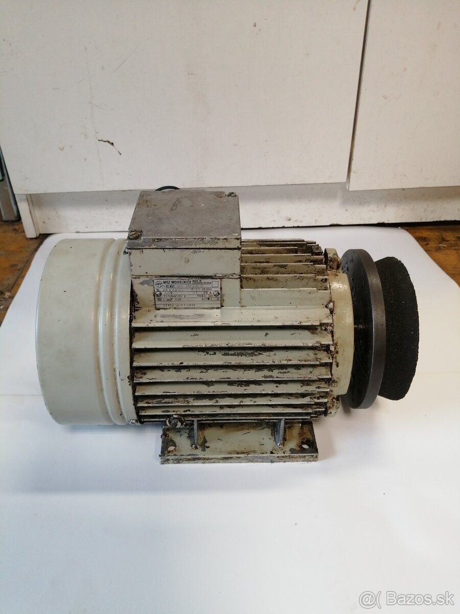 Elektromotor MEZ Mohelnice 2,2kw 2865 ot /min 400V