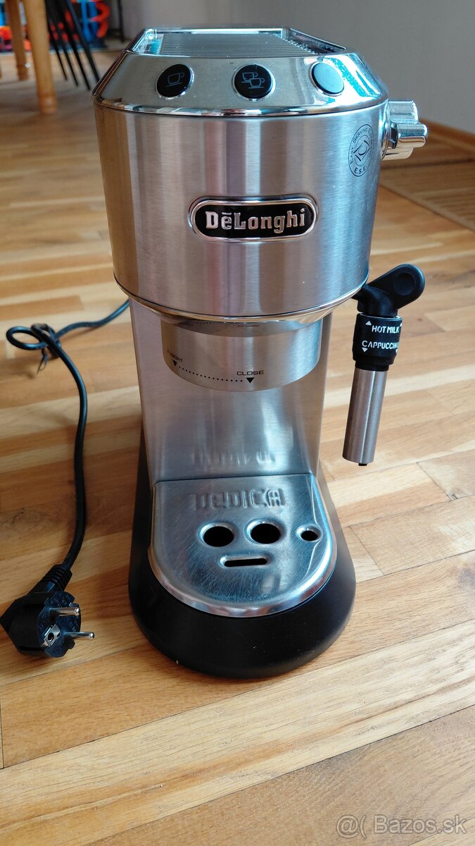 Predám kávovar Delonghi ec685 dedica nerez