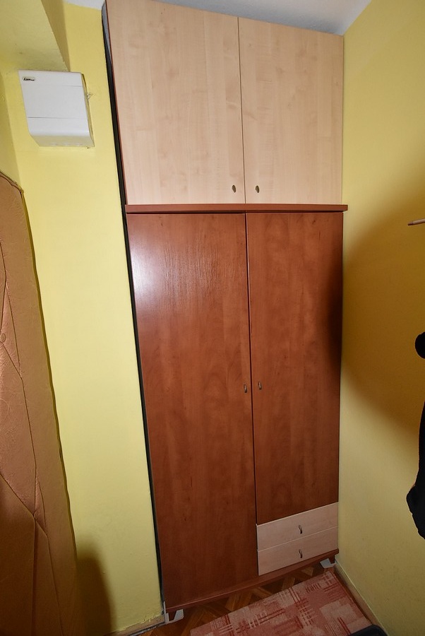 skrina obyvacka chodba detska - uložna skrina - 2 kusy