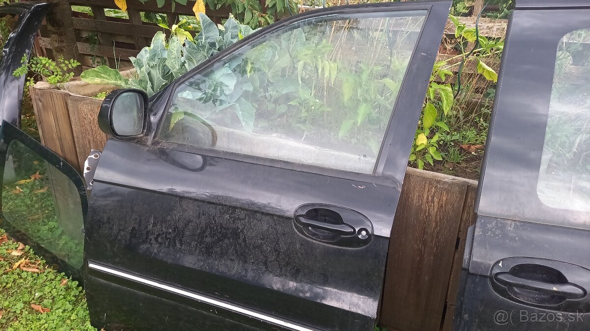 Súčiastky karoserie Kia carnival