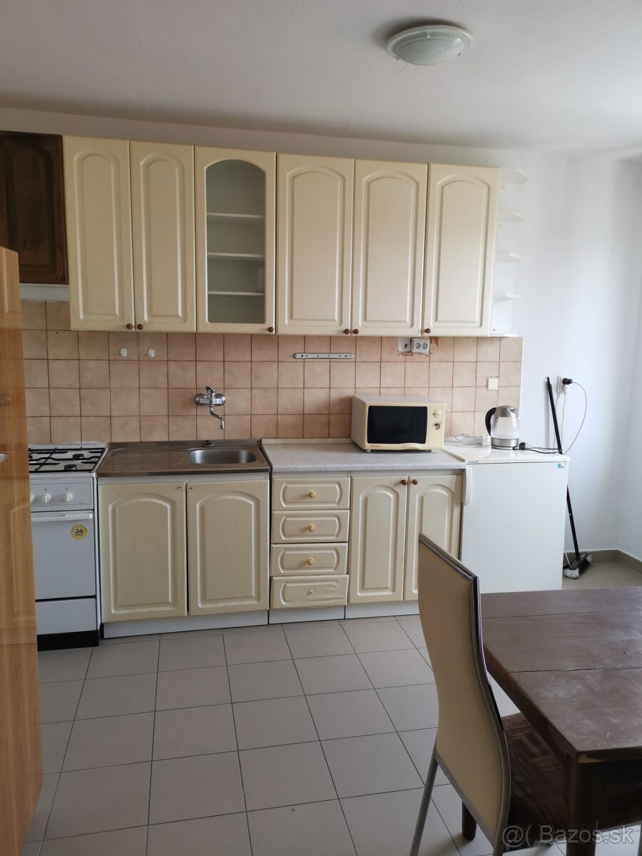 Prenájom 1 izb. bytu, Necpaly, Prievidza