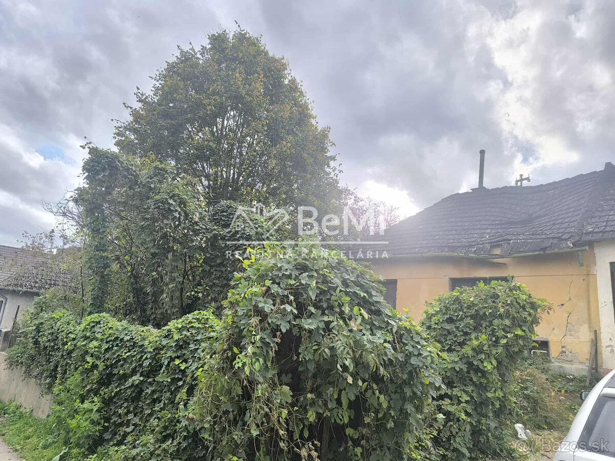 Na predaj – starý rodinný dom s veľkým pozemkom, Čachtice
