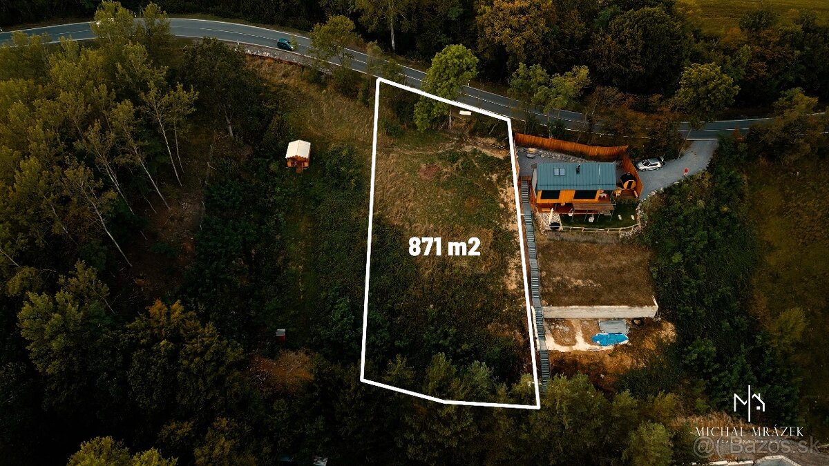 NOVÁ CENA Ponúkame Vám na predaj slnečný stavebný pozemok v