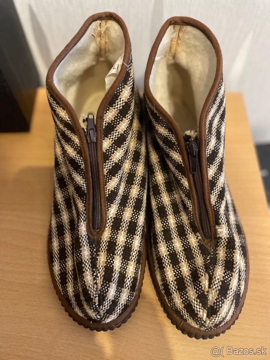 Dámske papuče kotníkové veľ. 27