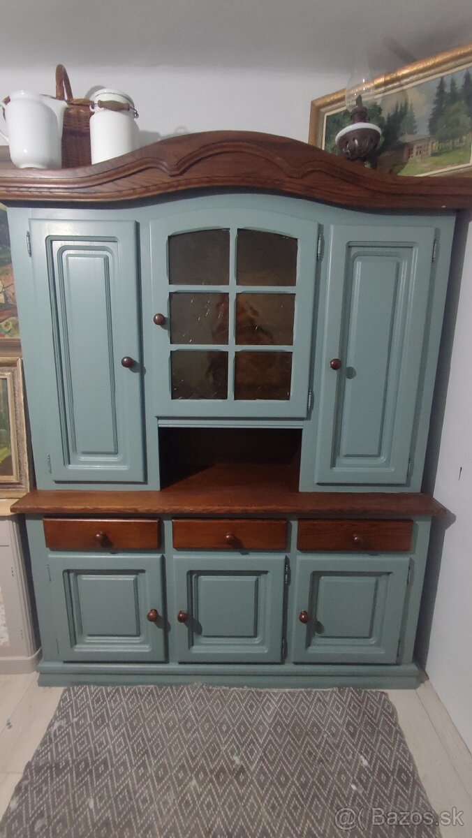 zrenovovany pribornik kredenc na chalupu