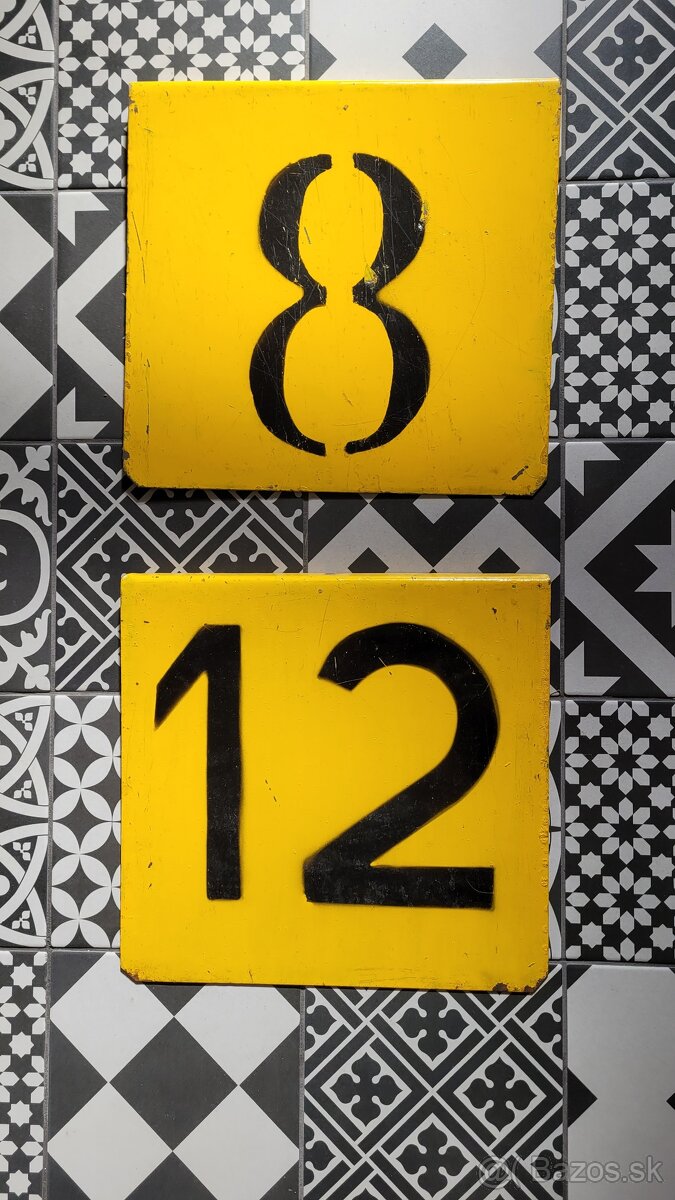 Tabuľa s číslom električky