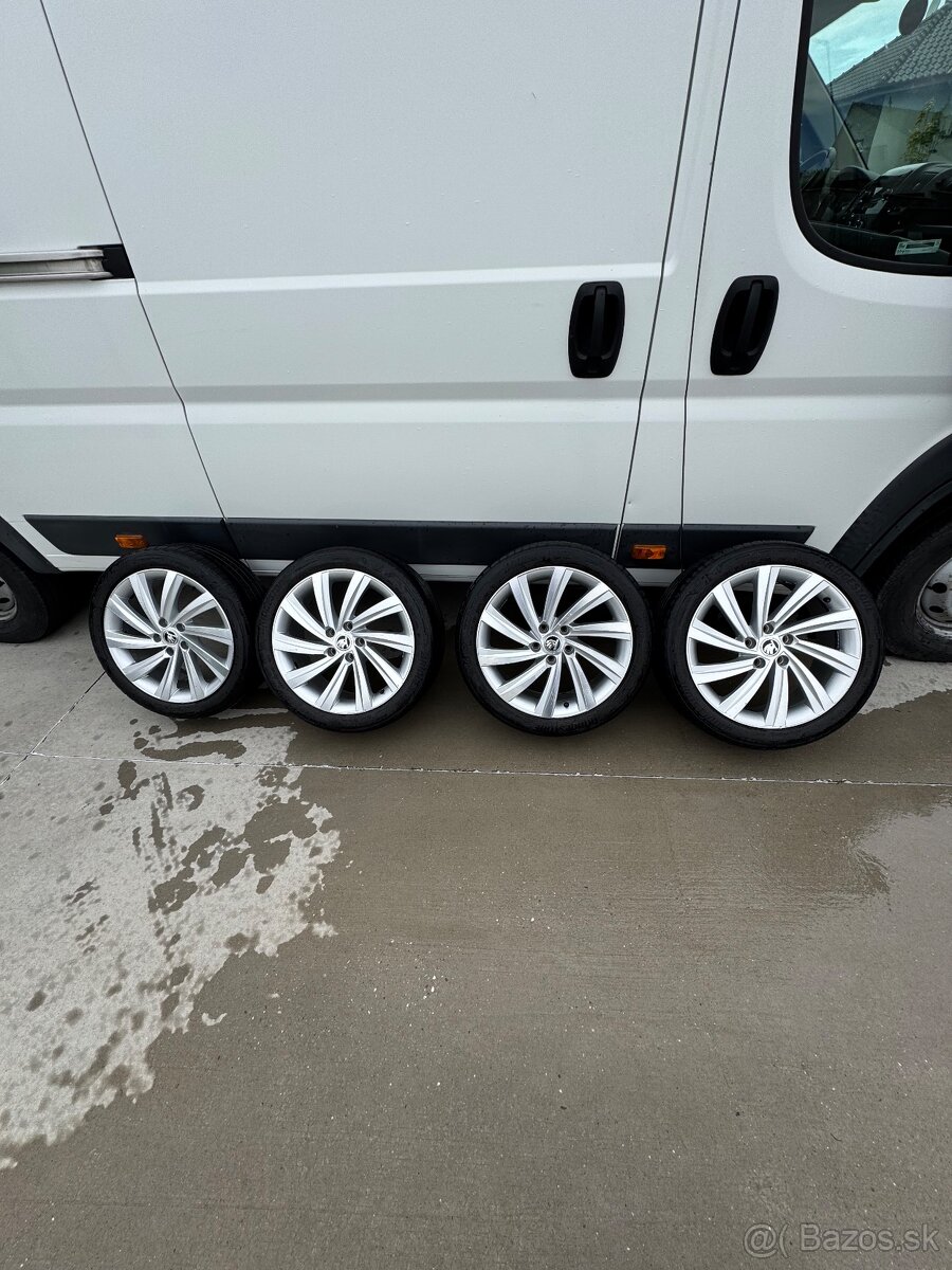 SKODA PERSEUS 225/45 R18