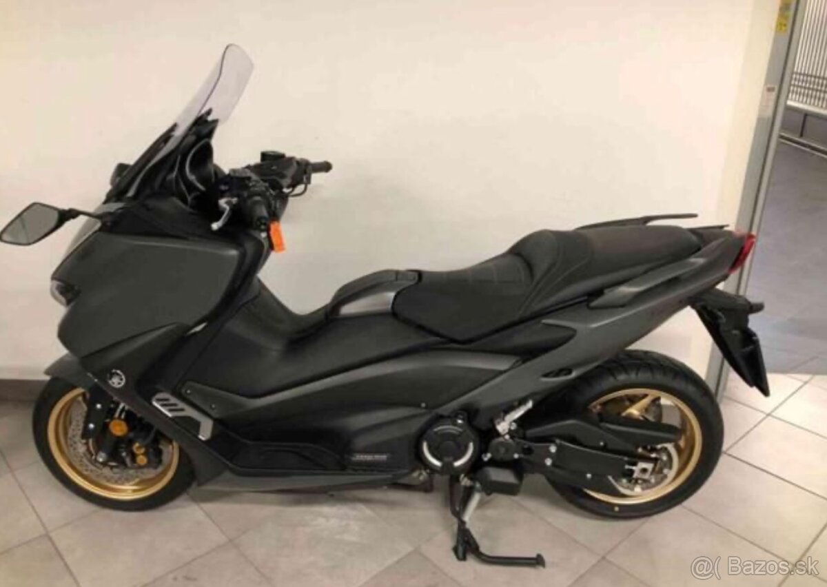 YAMAHA T MAX 530 DX PLNA VYBAVA 12 500 eur.