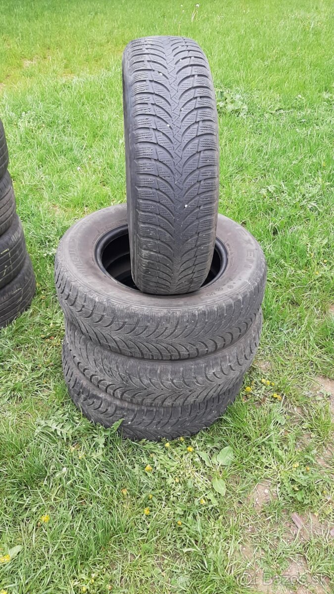215/70r16. 100T. Nexen zimné