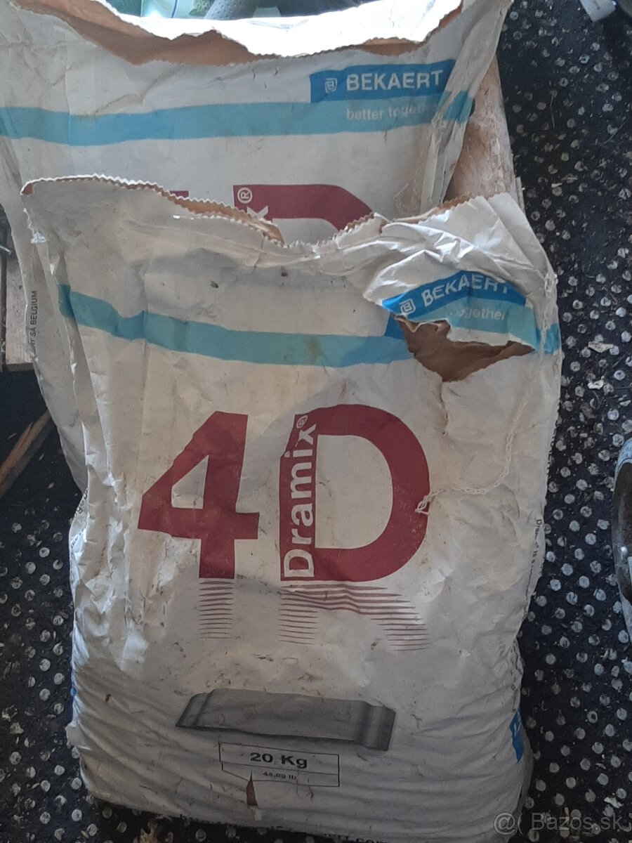 Stavebná výstuž Dramix 4D drôty drotiky beton betonovanie