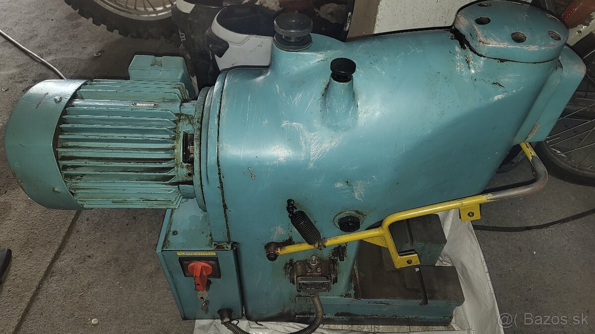 Hydraulický lis CDC 2