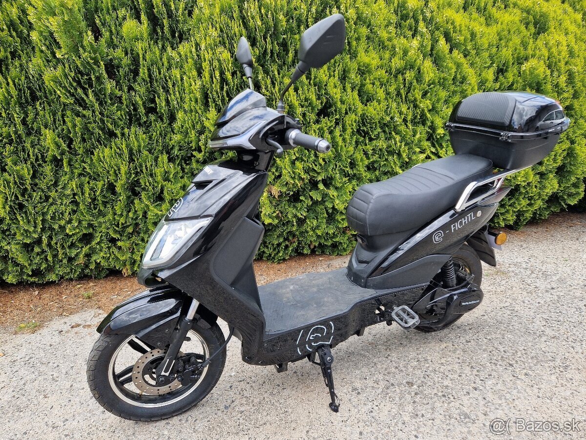Elektroskúter RACCEWAY® E-FICHTL bez vodičaku