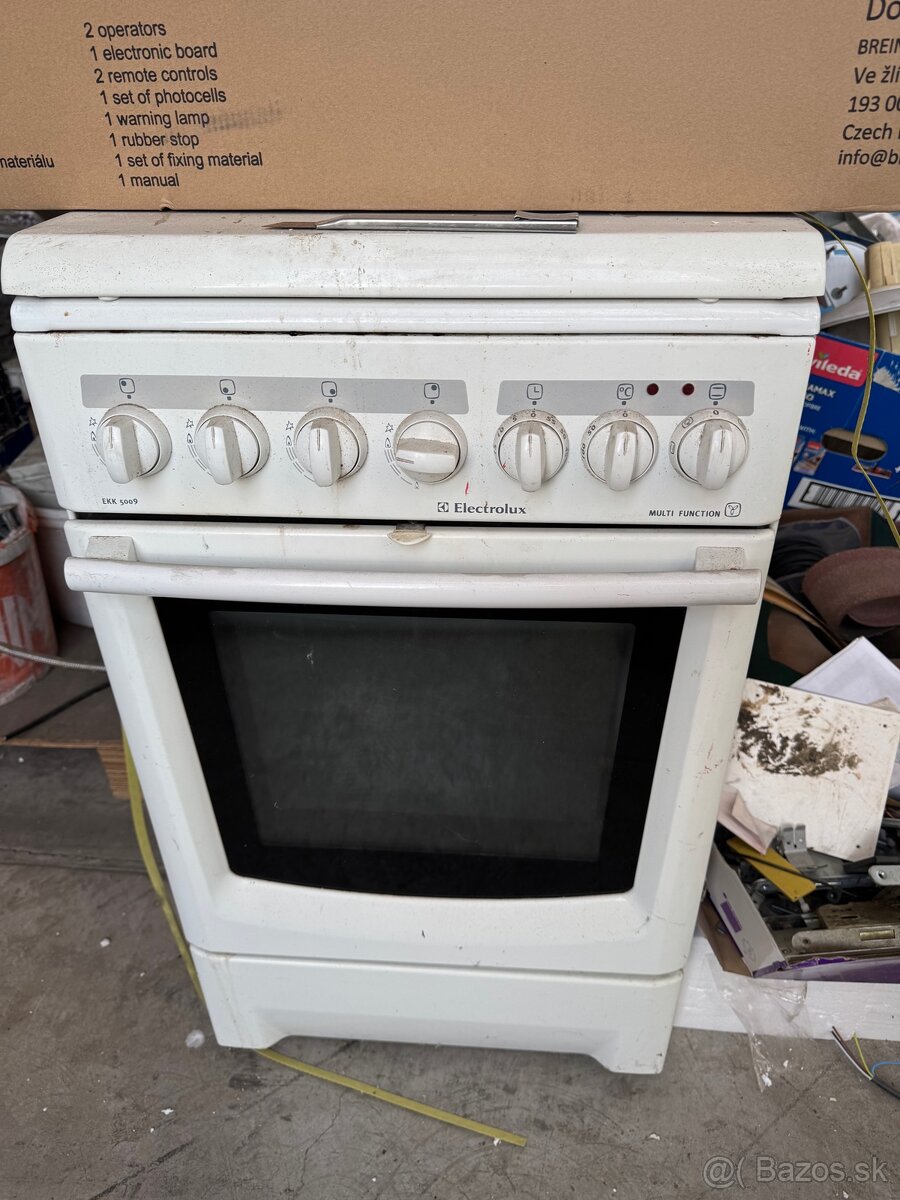 Predám sporák kombinovaný vrch plyn spodok elektrika