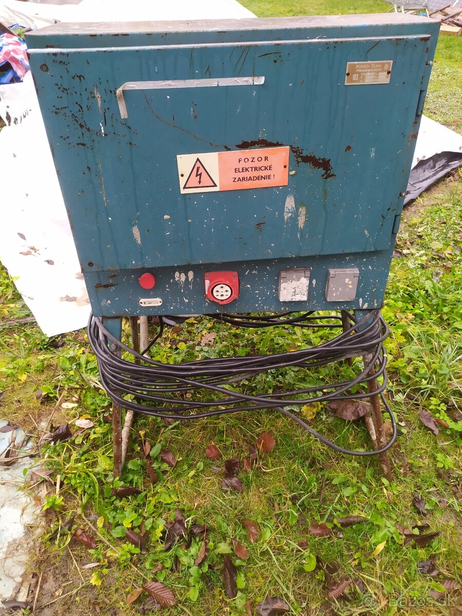 Antonicko stavebný rozvádzač