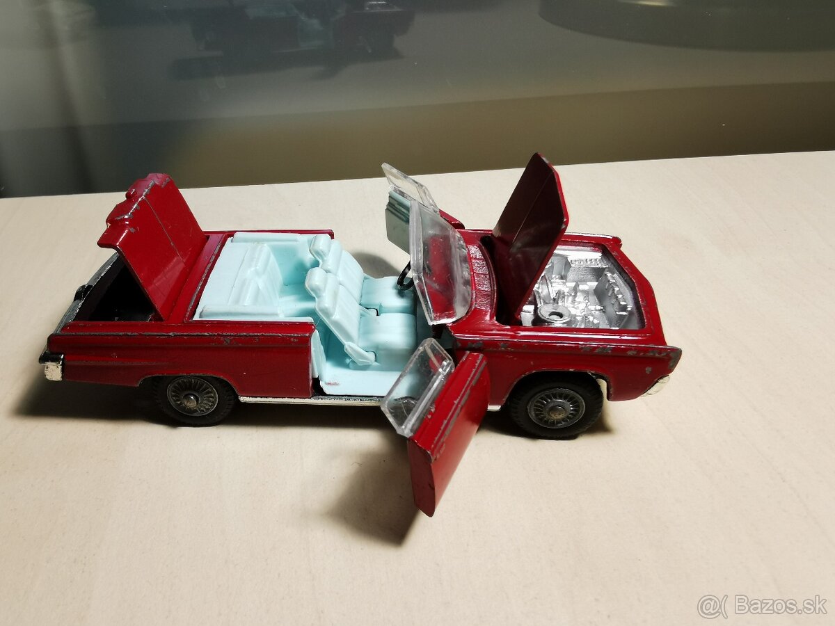 Corgi toys Chrysler Imperial