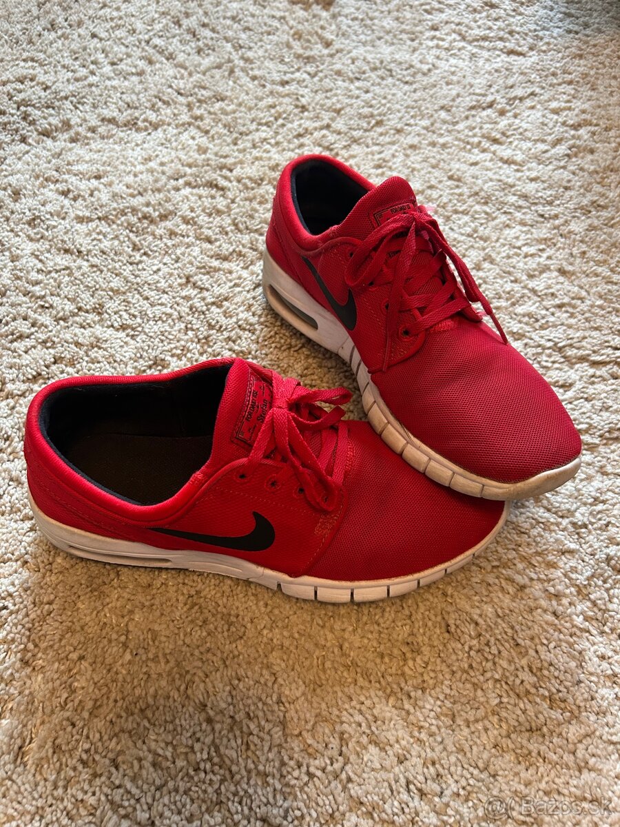 Nike tenisky