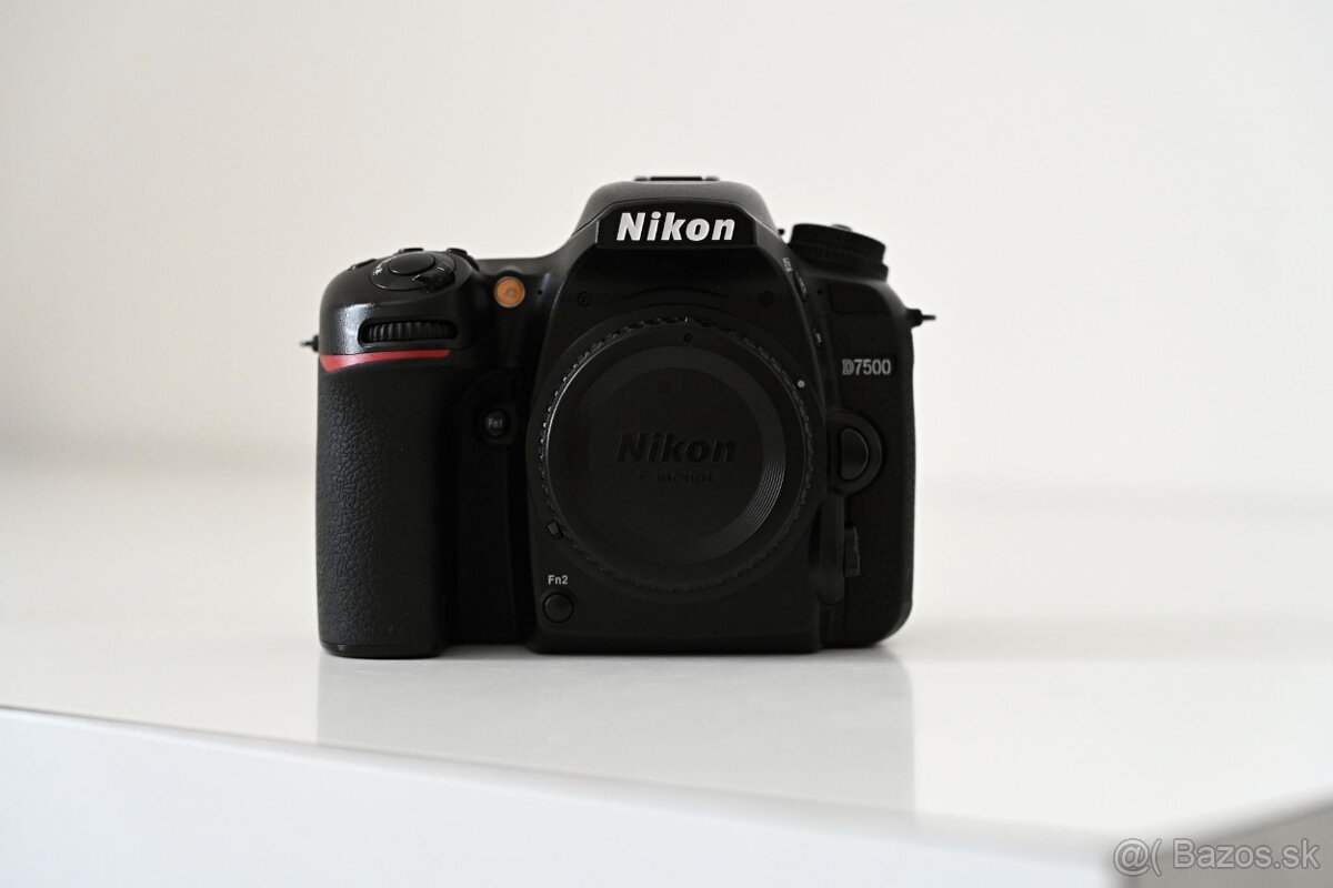 Predám NIKON