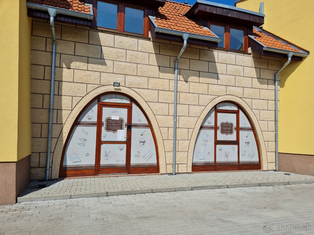 Ponuka obchodného / administratívneho priestoru v centre DS